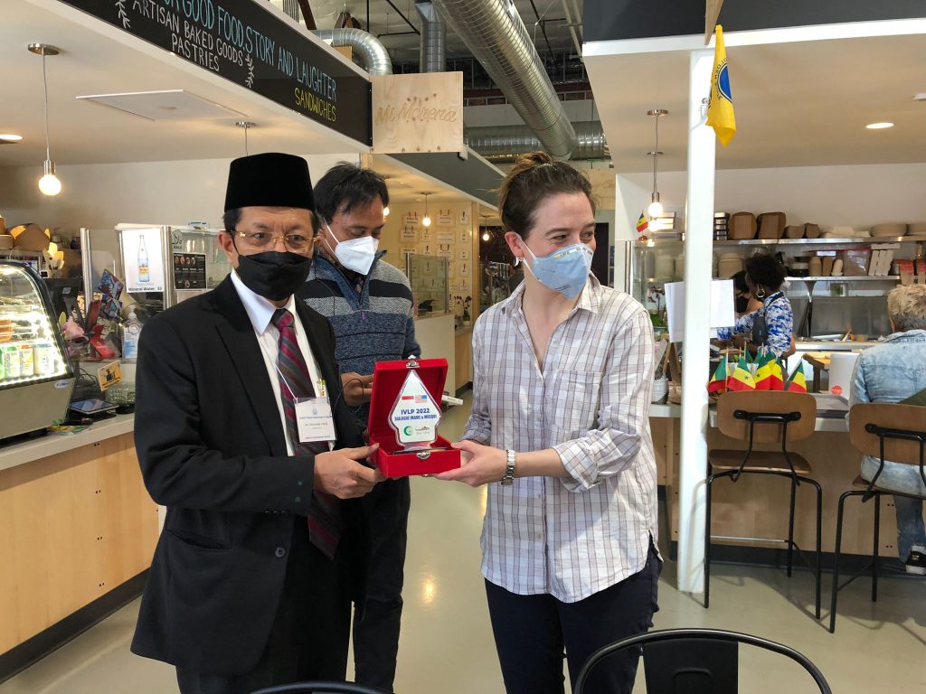 Ketua IPIM dan delegasi IVLP dari indonesia diterima oleh pimpinan La Cocina di San Fransisco.
